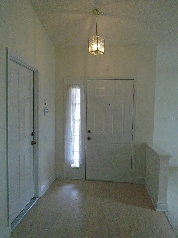 3 bed, 2.0 bath, 1653 sqft, $2,295 — Photo 3