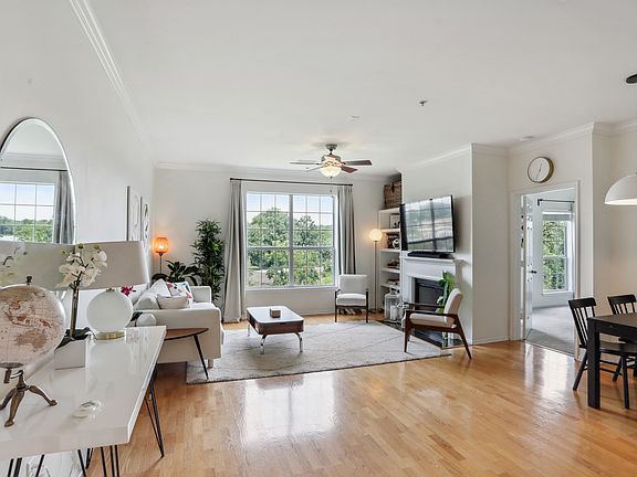 2nd image of 5641 Roswell Rd Unit 302