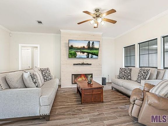 5th image of 38356 Silverstone Ave