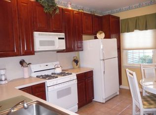 24 Meeker Ct, Roseland, NJ 07068