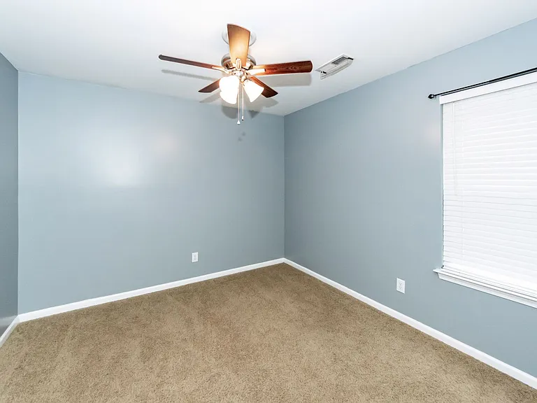 133 Diploma Dr — Photo 26