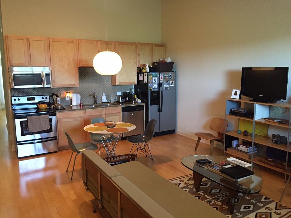 Kitchen & Living
