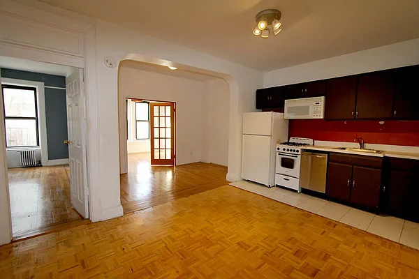 Rented by Bohemia Realty Group | media 10