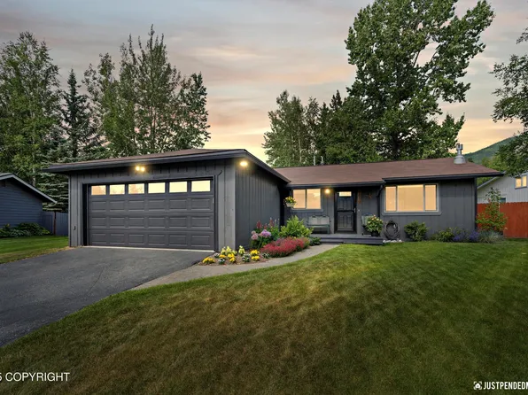 9819 Chatham Cir, Eagle River, AK 99577