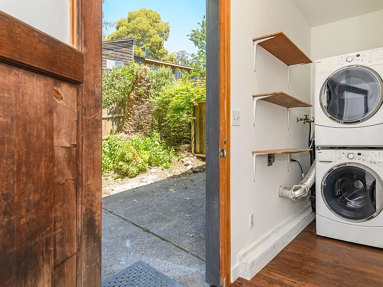 128 Mission Ave — Photo 19