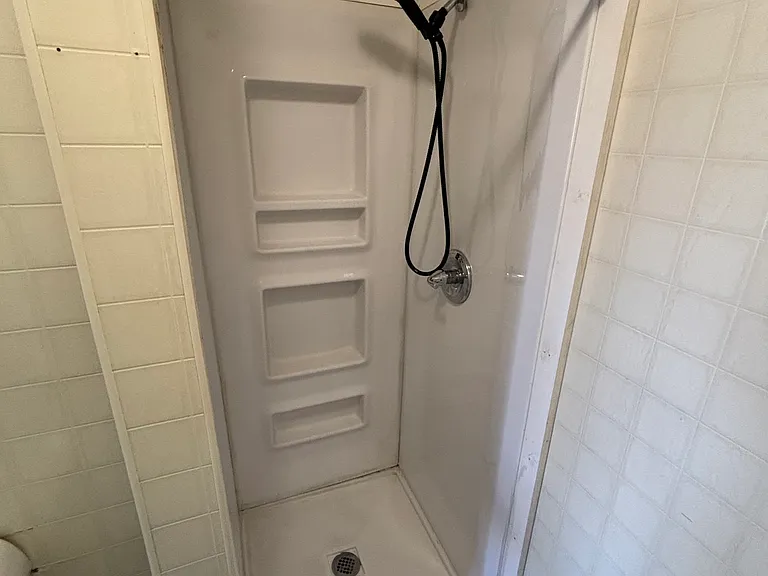5107 N Catherine St #6 — Photo 6