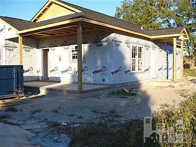 2nd image of 1560 Bluff Dr.