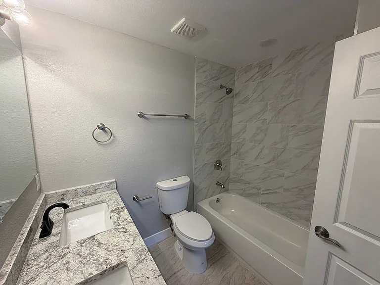 2501 W Sweetwater Ave — Photo 22