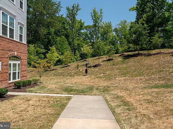 4th image of 3576 Briarwood Dr #2H