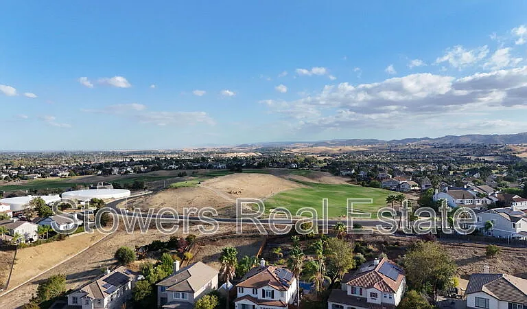 729 Copperfield Ct — Photo 56