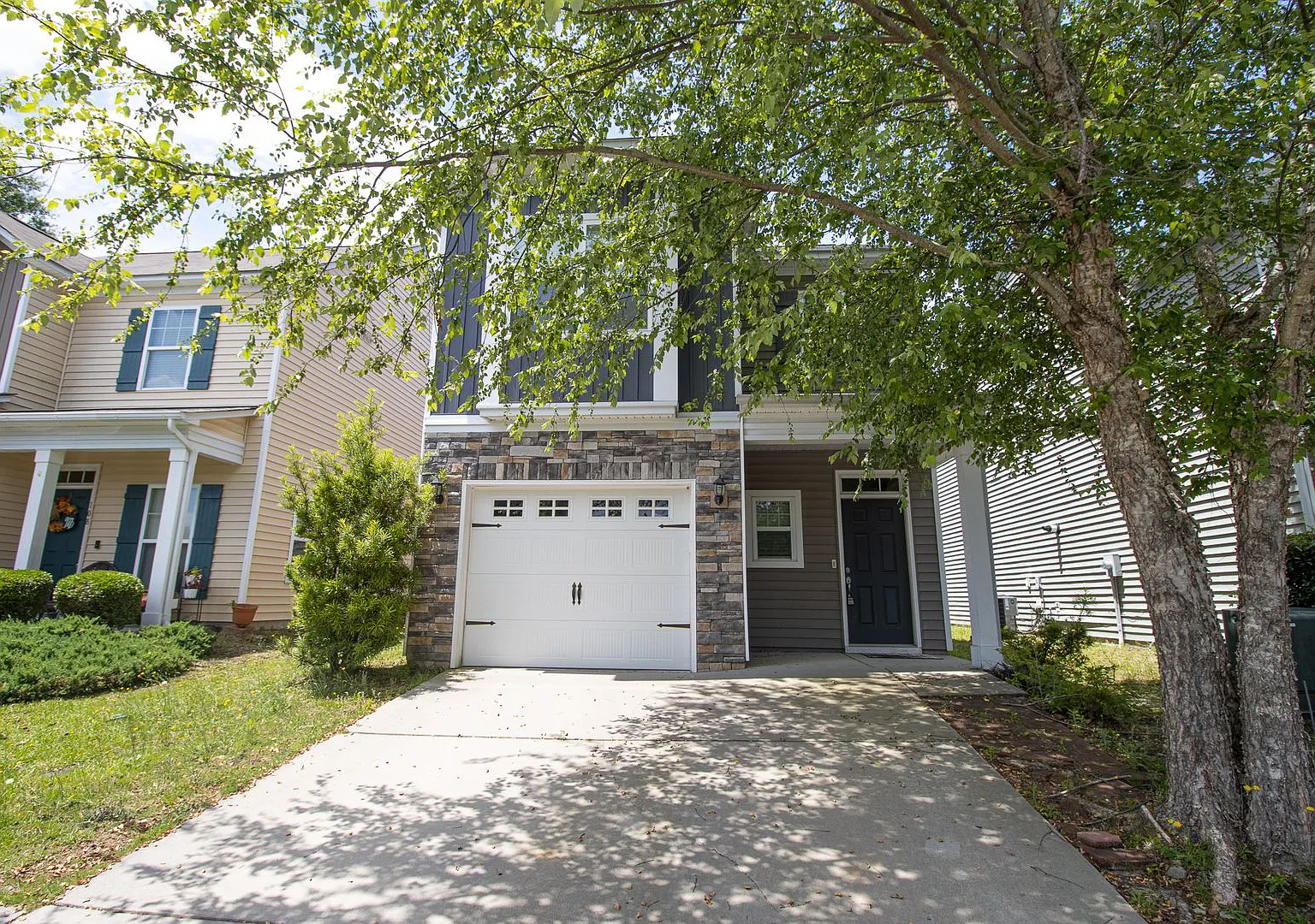 Charming 3-Bedroom, 2.5-Bath Home for Rent West Columbia — Photo 1