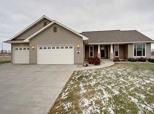 5136 High Pointe Dr, Winneconne, WI 54986
