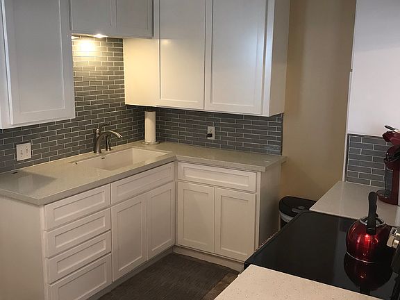2nd image of 531 Waynoka Ln