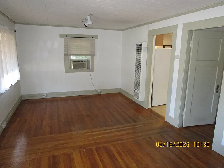 630 Clinton St — Photo 3