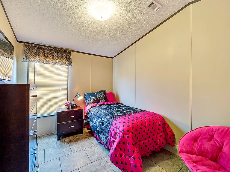 Flamingo Flats — Photo 7