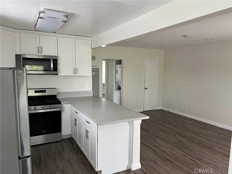 670 S 2nd Ave #6701/2 — Photo 11