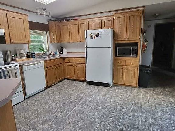 3rd image of 222 Wylie Ave