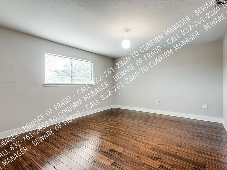 3800 Graphic Pl — Photo 14
