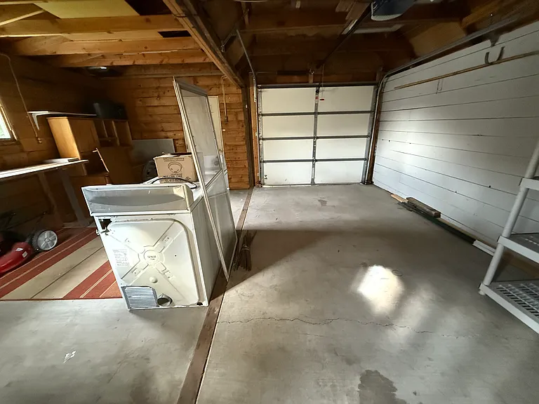 1063 W Mercury St — Photo 12