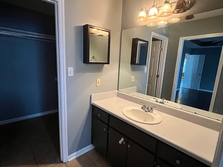 1702 Largo Cir — Photo 5