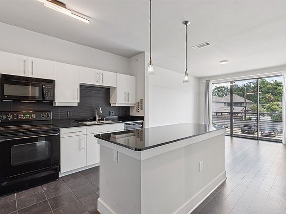 5th image of 4414 Cedar Springs Rd APT 206