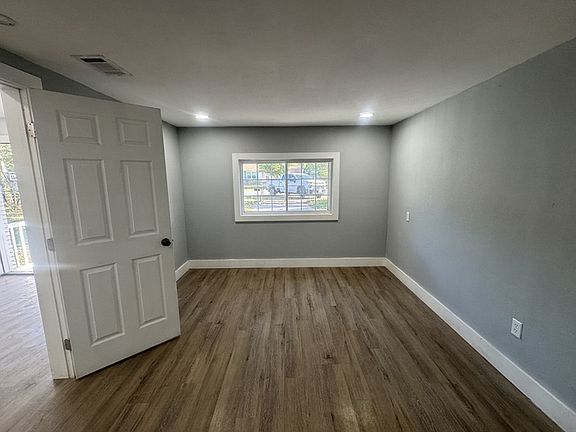 4th image of 207 Milton Rd