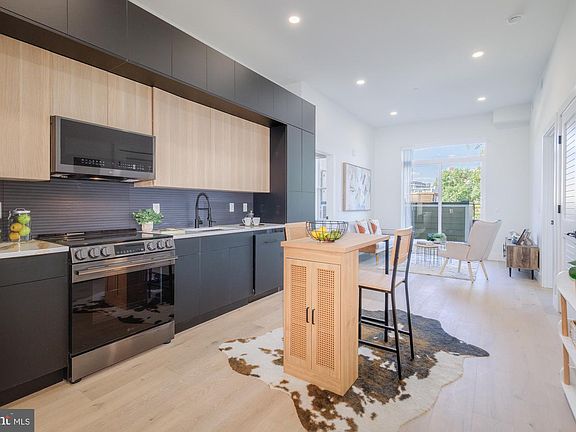 3rd image of 901 3rd St NE #302
