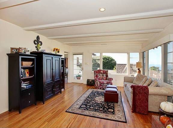 4th image of 466 Canyon Dr
