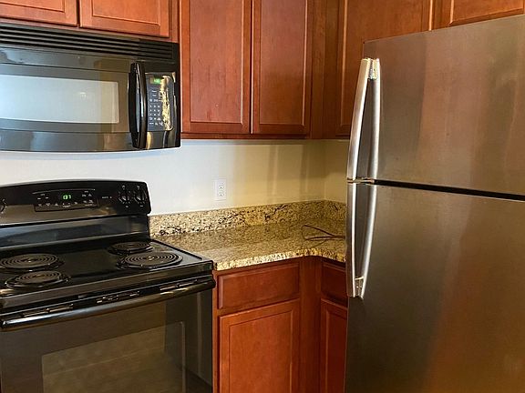 3rd image of 28234 Oakmonte Cir W