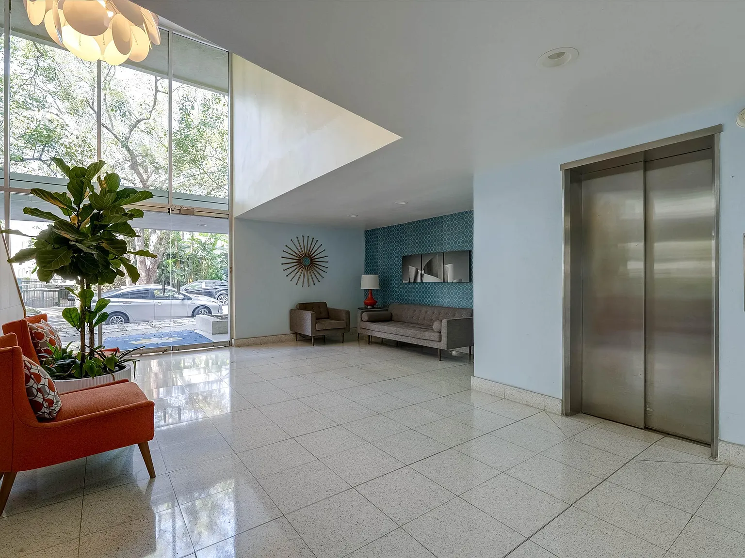 2 bed, 1057 sqft, $4,100 — Photo 2