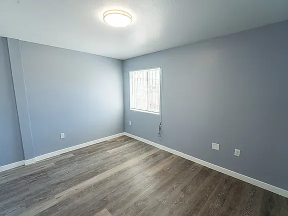 10374 Long Beach Blvd #6 — Photo 18