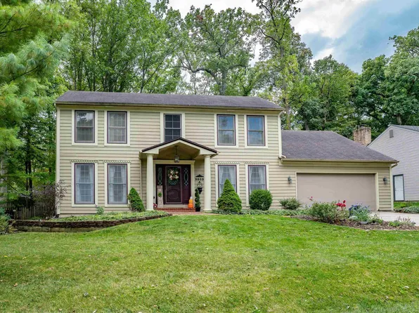 9809 Woodstream Dr, Fort Wayne, IN 46804
