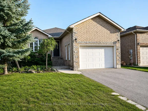 15 Quinlan Rd, Barrie, ON L4M 6T2