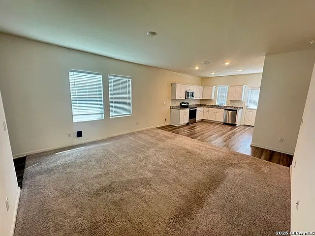 3 bed, 2.0 bath, 1205 sqft, $1,600 — Photo 3