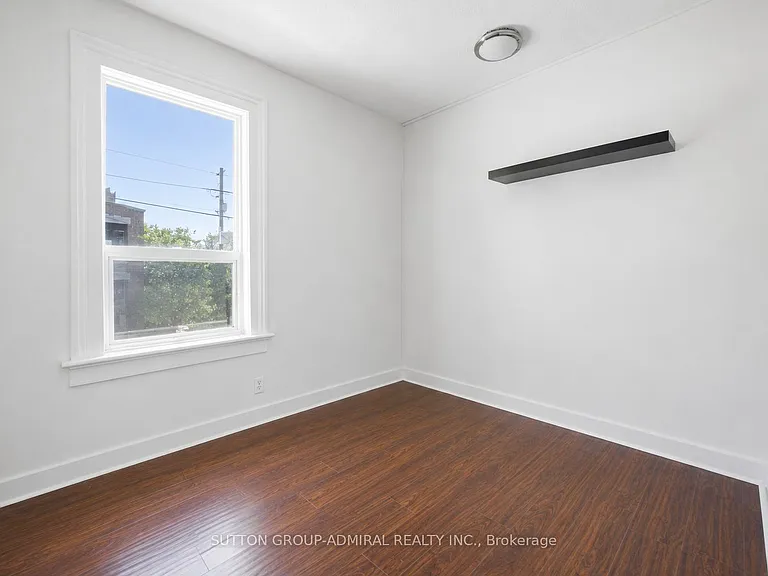193 1/2 Baldwin St — Photo 10
