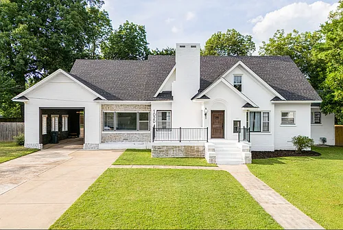 1020 W Matthews Ave Photo 1