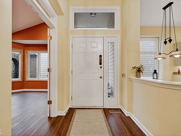 5th image of 12055 Waterford Ln
