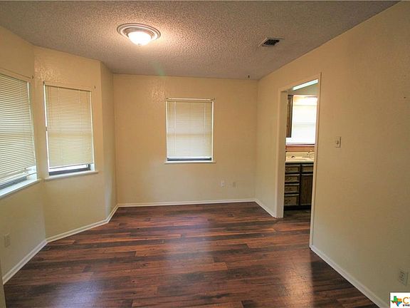 3rd image of 17 Moss Rock Dr #B
