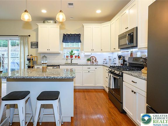 5th image of 2254 Rising Hill Rd