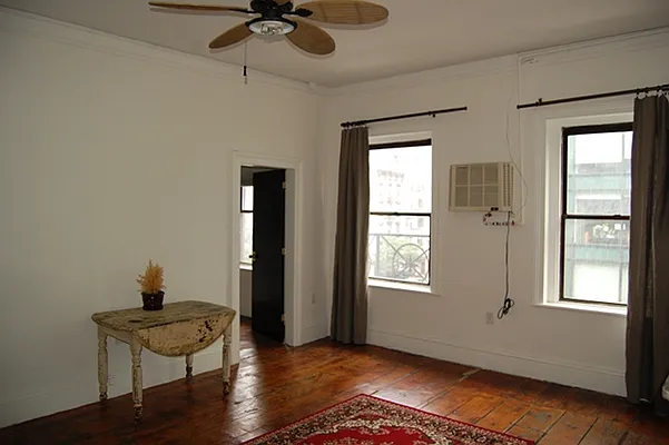 Rented by Wave Real Estate Group | media 10