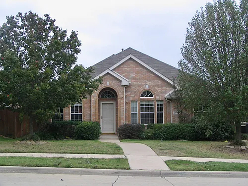 2075 Garden Crest Dr Photo 1