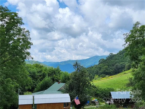 1108 Water Wheel Cv, Clyde, NC 28721