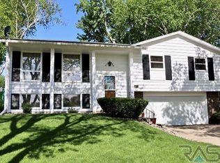 2909 S Elmwood Ave, Sioux Falls, SD 57105