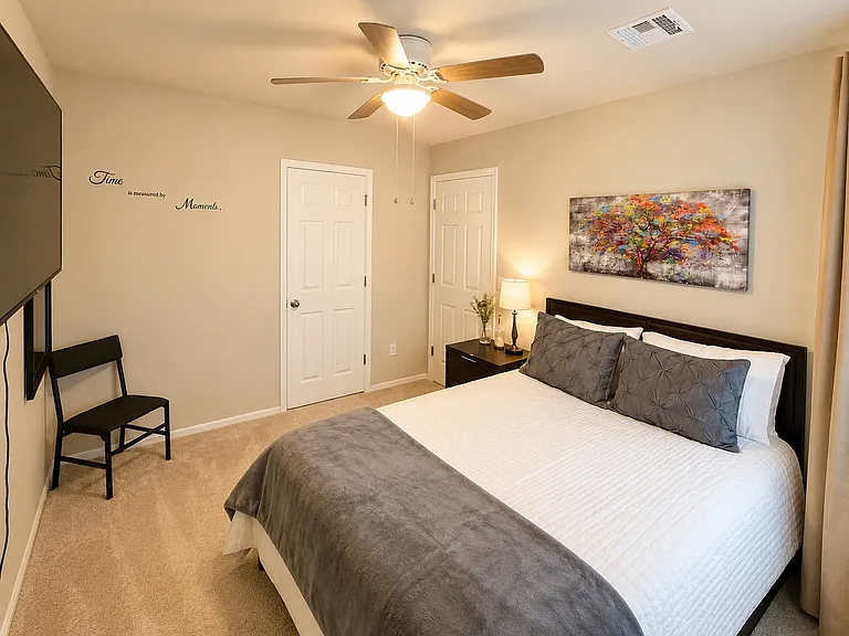 1403 Onyx St — Photo 11
