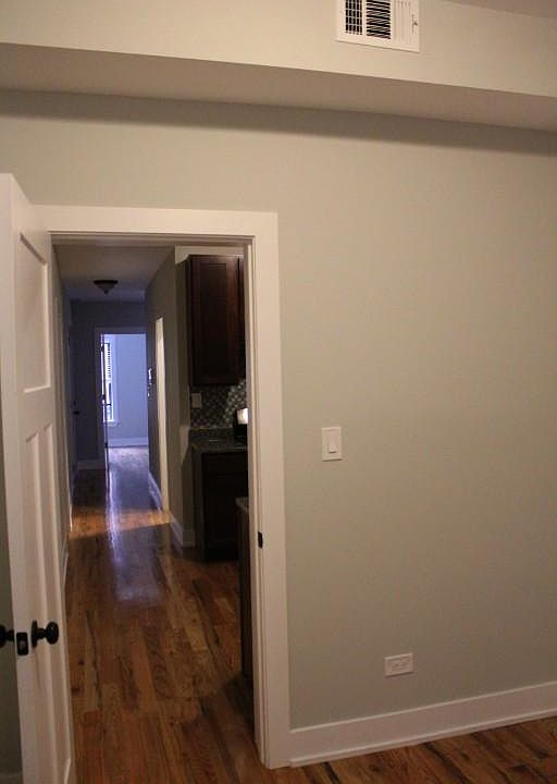1st image of 627 W Oakdale Ave #921