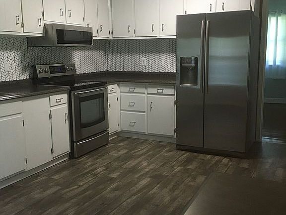 2nd image of 3024 Weatherford Dr