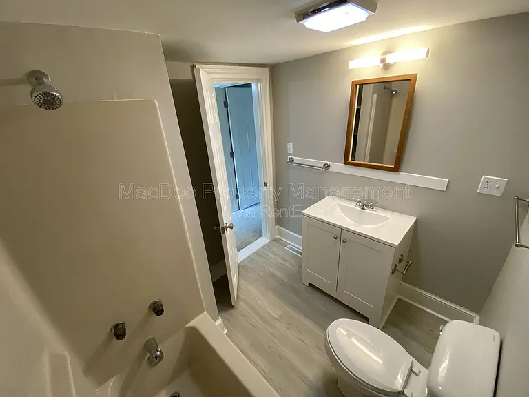 210 Milford St #B — Photo 11
