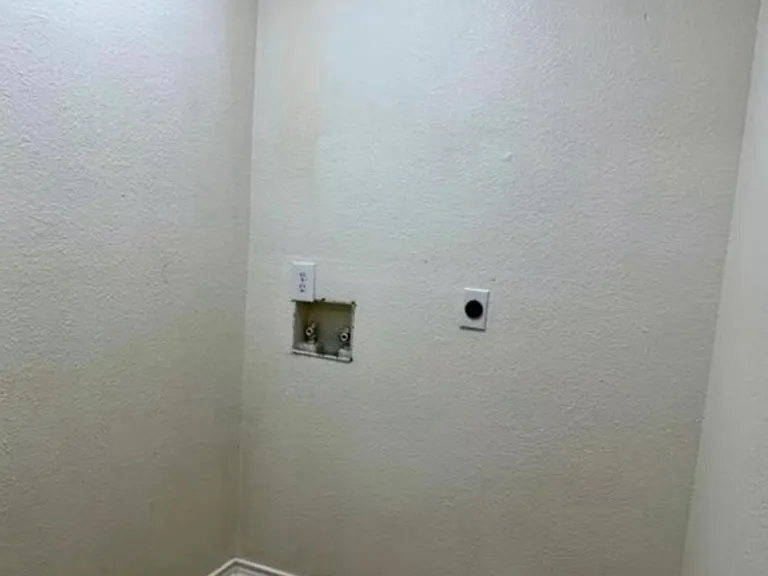 8126 Marydean Ave — Photo 13