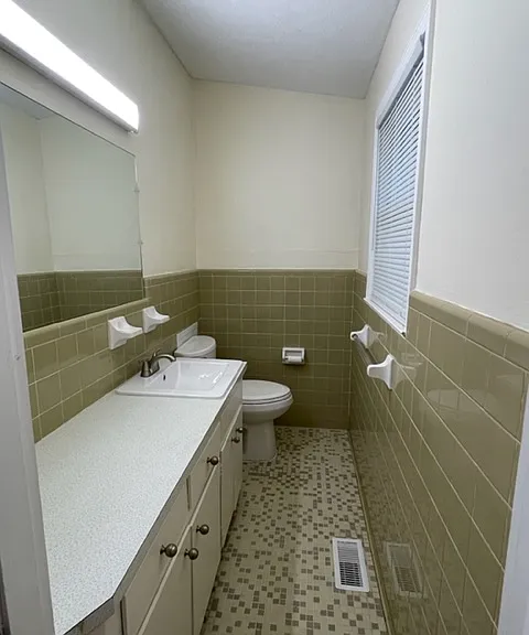 303 Pinewood Dr — Photo 16