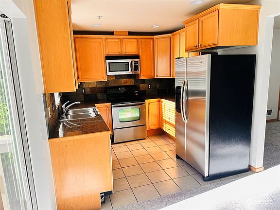 5th image of 7220 Rainier Drive #110